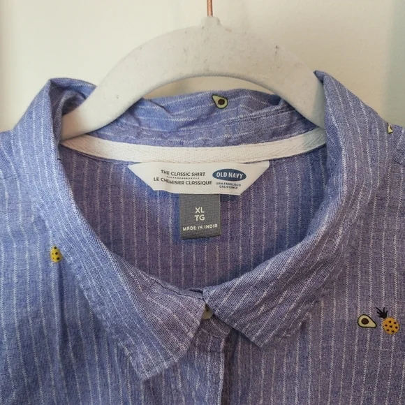 ⭐️40% Off⭐️ Old Navy Avocado & Pineapple Print Button Down Shirt - Picture 12 of 12